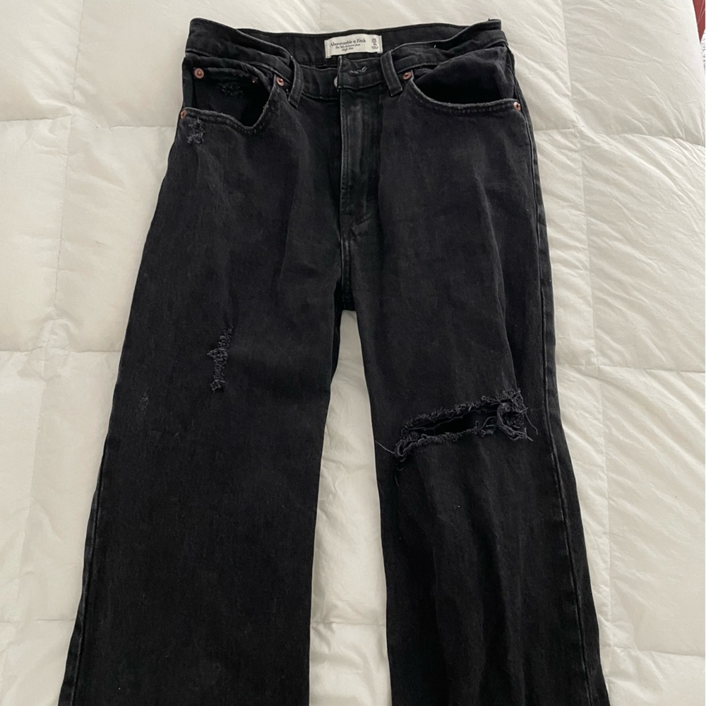 90's Ultra High Rise Relaxed Jeans - Picture 4 of 9